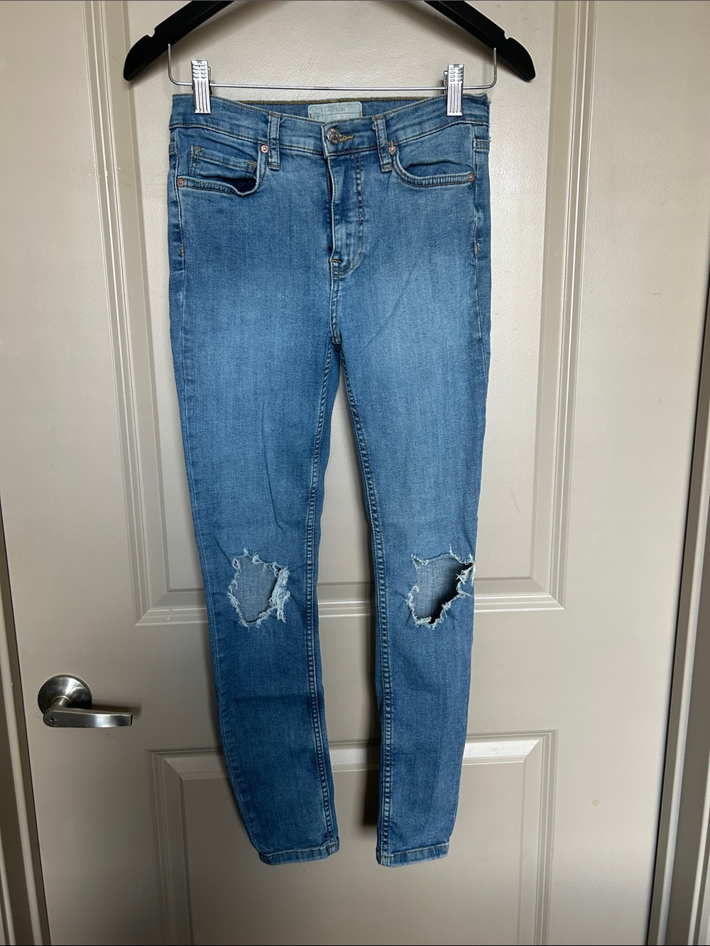Free People Light Blue Distressed Women’s Skinny Jeans Size 27